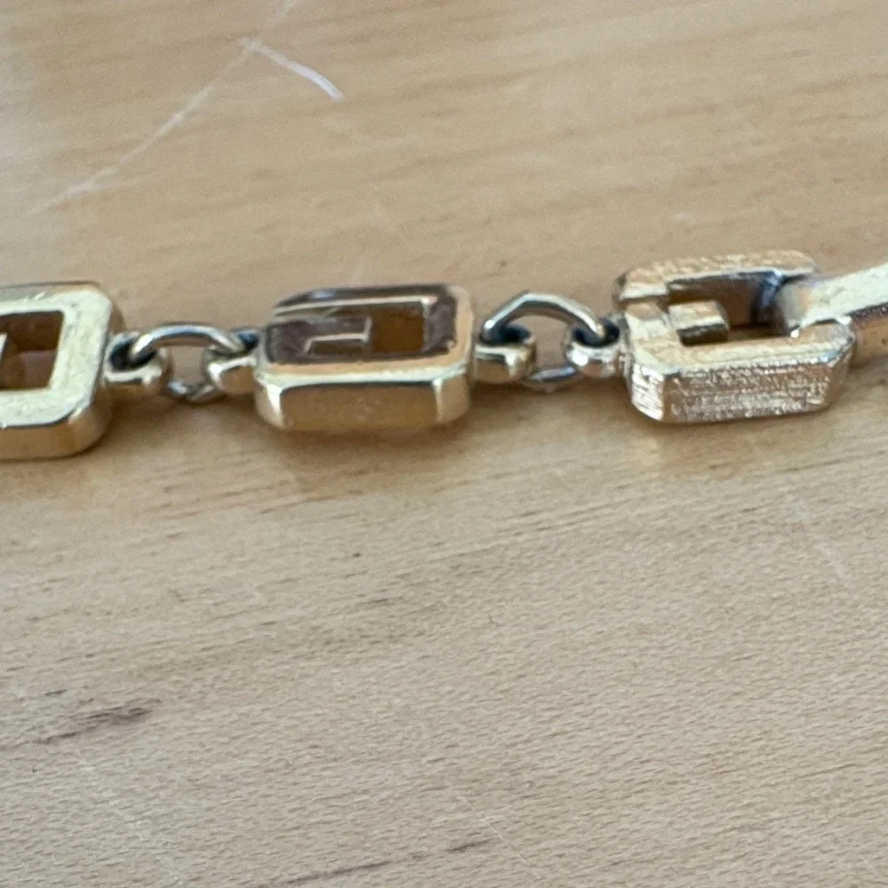 Givenchy G logo chain link necklace Gold Plated Gold Tone 15